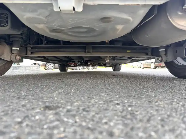 トヨタ シエンタ ハイブリッド ファンベースG 宮城県 2019(平31)年 6.6万km ホワイトパールクリスタルシャイン LEDランプパッケージ/・オートレベリング機能付LEDヘッドランプ/・オートライト/・LEDフロントフォグランプ/・レッド加飾付クリアレンズLEDリアコンビネーションランプ/インテリジェントクリアランスソナー/シートヒーター（運転席/助手席）/ステアリングヒーター/パノラミックビュー対応ナビレディパッケージ/・パノラミックビューモニター/・ステアリングスイッチ/・ドアミラーヒーター/・6スピーカー/＝＝＝/セーフティセンス/・プリクラッシュセーフティ/・レーンディパーチャーアラート/・オートマチックハイビーム/・先行車発進告知機能/純正9インチナビ（NSZT-Y68T）/・CD/DVD/・Bluetooth/・フルセグＴＶ/ドライブレコーダー/両側電動スライドドア/革巻きステアリング/スマートキー＆プッシュスタート/電動格納ミラー/社外15インチＡＷ（185/60/R15）スタッドレス/純正ホイールキャップ付きサマータイヤ車載（185/60R15）/純正フロアマット/ドアバイザー/Wエアバッグ