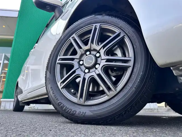 トヨタ シエンタ ハイブリッド ファンベースG 宮城県 2019(平31)年 6.6万km ホワイトパールクリスタルシャイン LEDランプパッケージ/・オートレベリング機能付LEDヘッドランプ/・オートライト/・LEDフロントフォグランプ/・レッド加飾付クリアレンズLEDリアコンビネーションランプ/インテリジェントクリアランスソナー/シートヒーター（運転席/助手席）/ステアリングヒーター/パノラミックビュー対応ナビレディパッケージ/・パノラミックビューモニター/・ステアリングスイッチ/・ドアミラーヒーター/・6スピーカー/＝＝＝/セーフティセンス/・プリクラッシュセーフティ/・レーンディパーチャーアラート/・オートマチックハイビーム/・先行車発進告知機能/純正9インチナビ（NSZT-Y68T）/・CD/DVD/・Bluetooth/・フルセグＴＶ/ドライブレコーダー/両側電動スライドドア/革巻きステアリング/スマートキー＆プッシュスタート/電動格納ミラー/社外15インチＡＷ（185/60/R15）スタッドレス/純正ホイールキャップ付きサマータイヤ車載（185/60R15）/純正フロアマット/ドアバイザー/Wエアバッグ