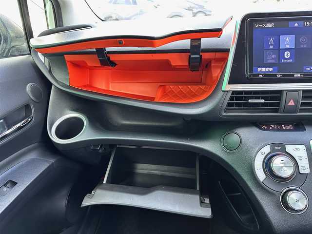 トヨタ シエンタ ハイブリッド ファンベースG 宮城県 2019(平31)年 6.6万km ホワイトパールクリスタルシャイン LEDランプパッケージ/・オートレベリング機能付LEDヘッドランプ/・オートライト/・LEDフロントフォグランプ/・レッド加飾付クリアレンズLEDリアコンビネーションランプ/インテリジェントクリアランスソナー/シートヒーター（運転席/助手席）/ステアリングヒーター/パノラミックビュー対応ナビレディパッケージ/・パノラミックビューモニター/・ステアリングスイッチ/・ドアミラーヒーター/・6スピーカー/＝＝＝/セーフティセンス/・プリクラッシュセーフティ/・レーンディパーチャーアラート/・オートマチックハイビーム/・先行車発進告知機能/純正9インチナビ（NSZT-Y68T）/・CD/DVD/・Bluetooth/・フルセグＴＶ/ドライブレコーダー/両側電動スライドドア/革巻きステアリング/スマートキー＆プッシュスタート/電動格納ミラー/社外15インチＡＷ（185/60/R15）スタッドレス/純正ホイールキャップ付きサマータイヤ車載（185/60R15）/純正フロアマット/ドアバイザー/Wエアバッグ
