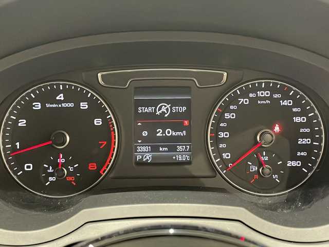 アウディ Ｑ３ Sラインコンペティション 新潟県 2018(平30)年 3.4万km デイトナグレーパールエフェクト  S line competition１２５台限定/特別装備/専用コントラストペイント ハイグロスブラック/エクステリアミラーハウジングハイグロスブラック/ステアリングホイール3スポークレザー/デコラティブパネル ピアノブラック/ステンレススチールフットペダル/ルーフスポイラー/アルミホイール10スポーク Yデザイン/ルーフレール/オプション/コンビニエンスパッケージ/・アドバンストキーシステム/・アウディパーキングシステム リヤビューカメラ/コンフォートパッケージ/・パワーシート/・シートヒーター （フロント）/・デラックスオートマチックエアコンディショナー/標準装備/Sラインパッケージ/・バンパー S line  /・S lineエクステリアロゴ/・S line ・スポーツサスペンション /・スプリントクロス/レザー S lineロゴ/・S line エンブレム/・LEDヘッドライト/・ヘッドライトウォッシャー/・LEDリヤダイナミックターンインディケーター/オートマチックテールゲート/MMI ナビゲーション /・SSDナビゲーション  /・CD/DVDプレイヤー/・FM/AM/・Bluetooth/・ETC