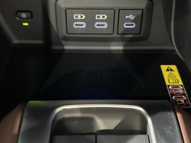 トヨタ ハリアー Z レザーパッケージ 愛知県 2022(令4)年 1.8万km プラチナホワイトパールマイカ 純正１２．３インチディスプレイオーディオ/ＪＢＬプレミアムサウンド/パノラミックビューモニター/ヘッドアップディスプレイ/パワーバックドア/レーダークルーズコントロール/プリクラッシュセーフティ/レーントレーシングアシスト/ブラインドスポットモニター/クリアランスソナー/先行車発進告知/ワイヤレス充電/デジタルインナーミラー【ドラレコ機能付】/ビルトインETC2.0/USB＆HDMI入力端子/アクセサリーソケット/シートクーラー/シートヒーター/パワーシート【シートメモリー機能付】/社外フロアマット/純正19インチアルミホイール