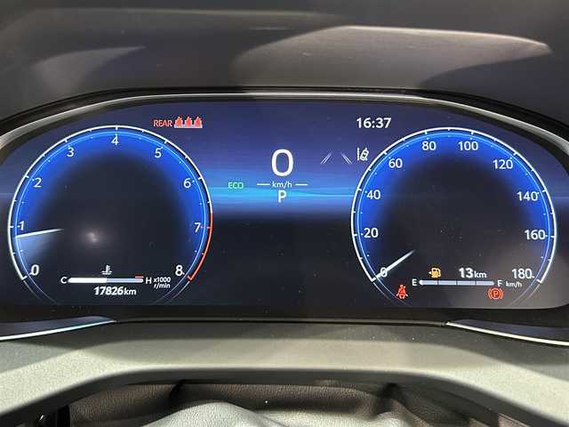 トヨタ ハリアー Z レザーパッケージ 愛知県 2022(令4)年 1.8万km プラチナホワイトパールマイカ 純正１２．３インチディスプレイオーディオ/ＪＢＬプレミアムサウンド/パノラミックビューモニター/ヘッドアップディスプレイ/パワーバックドア/レーダークルーズコントロール/プリクラッシュセーフティ/レーントレーシングアシスト/ブラインドスポットモニター/クリアランスソナー/先行車発進告知/ワイヤレス充電/デジタルインナーミラー【ドラレコ機能付】/ビルトインETC2.0/USB＆HDMI入力端子/アクセサリーソケット/シートクーラー/シートヒーター/パワーシート【シートメモリー機能付】/社外フロアマット/純正19インチアルミホイール
