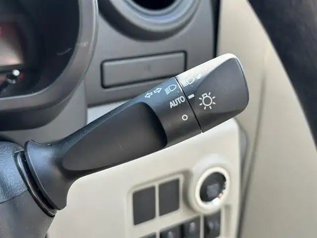 トヨタ パッソ X 滋賀県 2021(令3)年 1.9万km ブライトシルバーM 社外7型ナビ/【CD/DVD/SD/Bluetooth/USB/フルセグ】/バックカメラ/オートマチックハイビーム/衝突軽減ブレーキ/コーナーセンサー/ビルトインETC/電動格納ミラー/プッシュスタート/スマートキー/ステアリングリモコン
