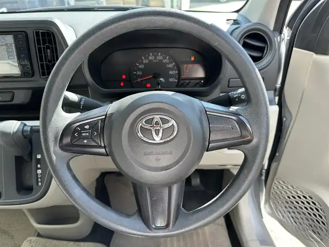 トヨタ パッソ X 滋賀県 2021(令3)年 1.9万km ブライトシルバーM 社外7型ナビ/【CD/DVD/SD/Bluetooth/USB/フルセグ】/バックカメラ/オートマチックハイビーム/衝突軽減ブレーキ/コーナーセンサー/ビルトインETC/電動格納ミラー/プッシュスタート/スマートキー/ステアリングリモコン