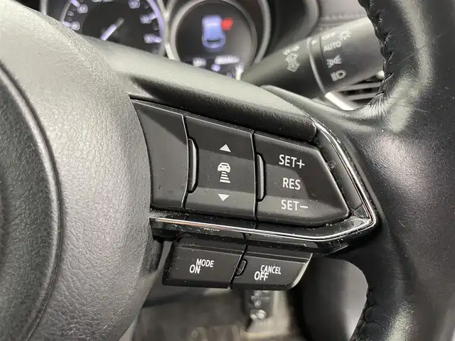 マツダ ＣＸ－５ 20S プロアクティブ 富山県 2018(平30)年 4.5万km スノーフレイクホワイトパールマイカ 純正ナビ（AM/FM/CD/DVD/SD/USB）/フルセグTV/アラウンドビューモニター/ヘッドアップディスプレイ/アダプティブクルーズコントロール/衝突被害軽減ブレーキ/レーンキープアシスト/オートマチックハイビーム/LEDヘッドライト/ブラインドスポットモニター/クリアランスソナー/電動リアゲート/ビルトインETC/スマートキー×２/プッシュスタート/アイドリングストップ/純正フロアマット