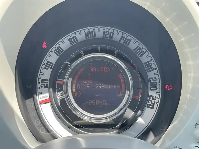 フィアット ５００ 1．2 ポップ 宮崎県 2017(平29)年 2.7万km ボサノバホワイト 純正ディスプレイオーディオ/・Bluetooth /・AM/・FM/・AUX/ETC/革巻きステアリング/ステアリングリモコン/ハロゲンヘッドライト/フロントフォグランプ/純正フロアマット/MTモード付AT
