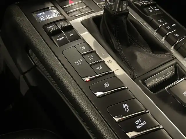 ポルシェ マカン S 静岡県 2019(令1)年 4.6万km 黒 スポーツクロノ/スポーツプラス/黒革シート/純正ナビ/ACC/LKA/パドルシフト/360°カメラ/ユピテル製ドラレコ前後/衝突軽減ブレーキ/オートハイビーム/前席シートヒーター