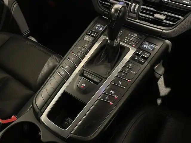 ポルシェ マカン S 静岡県 2019(令1)年 4.6万km 黒 スポーツクロノ/スポーツプラス/黒革シート/純正ナビ/ACC/LKA/パドルシフト/360°カメラ/ユピテル製ドラレコ前後/衝突軽減ブレーキ/オートハイビーム/前席シートヒーター
