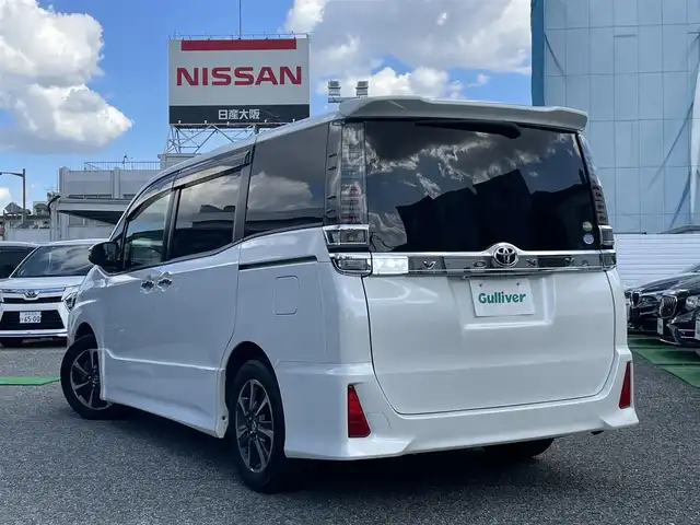 トヨタ ヴォクシー ZS 煌 兵庫県 2018(平30)年 6.3万km ホワイトパールクリスタルシャイン ・ワンオーナー/・アルパイン9インチナビ（X9Z）//地デジ/DVD/BT/USB/HDMI/・バックカメラ/・ステアリングリモコン/・両側パワースライドドア/・ビルトインETC/・アイドリングストップ/・オートLEDヘッドランプ/・LEDフォグランプ/・純正16インチAW/・プリクラッシュセーフティ/・レーンディーパーチャーアラート/・オートマチックハイビーム/・R1-6年ディーラー点検記録簿/・取説/保証書/ナビ説/スペアキー後送