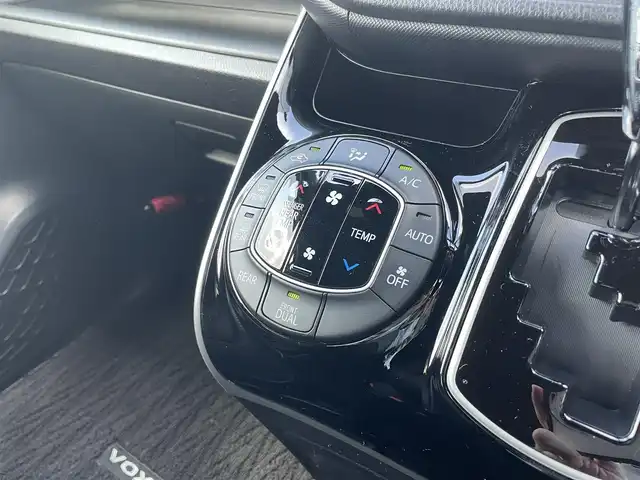 トヨタ ヴォクシー ZS 煌 兵庫県 2018(平30)年 6.3万km ホワイトパールクリスタルシャイン ・ワンオーナー/・アルパイン9インチナビ（X9Z）//地デジ/DVD/BT/USB/HDMI/・バックカメラ/・ステアリングリモコン/・両側パワースライドドア/・ビルトインETC/・アイドリングストップ/・オートLEDヘッドランプ/・LEDフォグランプ/・純正16インチAW/・プリクラッシュセーフティ/・レーンディーパーチャーアラート/・オートマチックハイビーム/・R1-6年ディーラー点検記録簿/・取説/保証書/ナビ説/スペアキー後送
