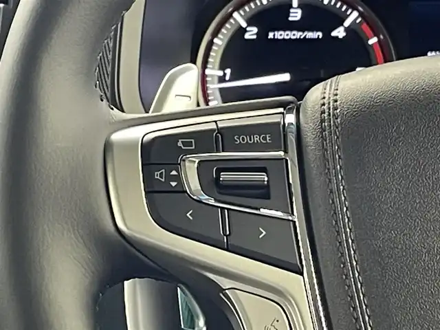 三菱 デリカＤ：５ シャモニー 群馬県 2025(令7)年 0.1千km 白Ⅱ 登録済未使用車　アラウンドビューモニター　両側パワースライドドア　パワーバックドア　レーダークルーズコントロール　ＬＥＤ　シートヒーター　純正１８インチＡＷ　ステアリングヒーター　スマートキー　スペア