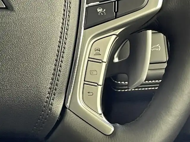 三菱 デリカＤ：５ シャモニー 群馬県 2025(令7)年 0.1千km 白Ⅱ 登録済未使用車　アラウンドビューモニター　両側パワースライドドア　パワーバックドア　レーダークルーズコントロール　ＬＥＤ　シートヒーター　純正１８インチＡＷ　ステアリングヒーター　スマートキー　スペア