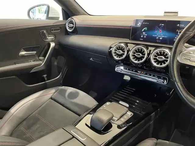 メルセデス・ベンツ ＣＬＡ２００ｄ AMGライン 福岡県 2020(令2)年 4.9万km デジタルホワイト レーダーセーフティーＰＫＧ　/アンビエントライト　/ＡＣＣ／ＢＳＭ　/純正ナビ／ＴＶ　/Ｂｌｕｅｔｏｏｔｈ　/Ｂカメラ　/メモリ付パワーシート　/ドラレコ　/ＥＴＣ２．０　/純正１８インチＡＷ