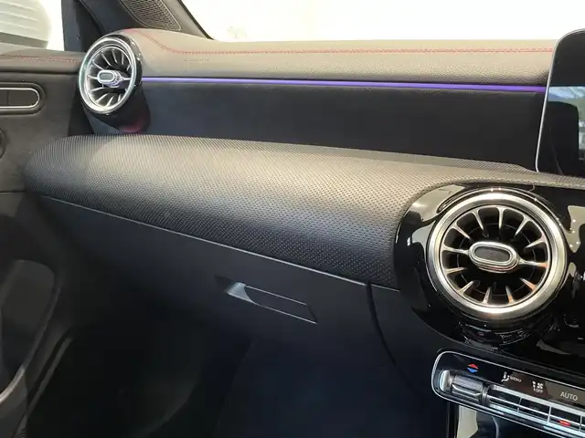 メルセデス・ベンツ ＣＬＡ２００ｄ AMGライン 福岡県 2020(令2)年 4.9万km デジタルホワイト レーダーセーフティーＰＫＧ　/アンビエントライト　/ＡＣＣ／ＢＳＭ　/純正ナビ／ＴＶ　/Ｂｌｕｅｔｏｏｔｈ　/Ｂカメラ　/メモリ付パワーシート　/ドラレコ　/ＥＴＣ２．０　/純正１８インチＡＷ