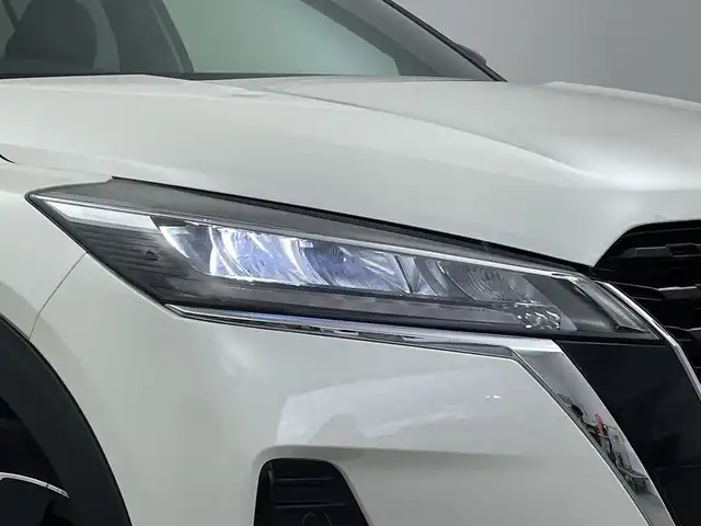 日産 キックス X 新潟県 2021(令3)年 6万km ブリリアントホワイトパール/ピュアブラック 2トーン 純正メモリナビ/　フルセグTV/Bluetooth/CD/DVD/USB/プロパイロット/レーダークルーズコントロール/衝突被害軽減ブレーキ/レーンキープアシスト/ハーフレザーシート/前後コーナーセンサー/アラウンドビューモニター/インテリジェントルームミラー/前後ドライブレコーダー/ビルトインETC/LEDヘッドライト/オートライト/ステアリングスイッチ