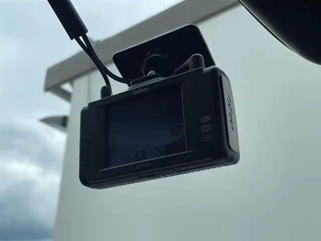 ルノー ルノー アルカナ RSライン E-テックハイブリッド 東京都 2022(令4)年 2.1万km パール 純正ディスプレイオーディオ/Bluetooth接続/360°カメラ/Apple Carplay/Android AUto/ワンオーナー/シートヒーター/ハーフレザーシート/アダプティブクルーズコントロール/衝突被害軽減ブレーキ/レーンキープアシスト/ブラインドスポットモニター/ETC/D席/N席電動パワーシート/スマートキー/プッシュスタート/サイドエアバック/カーテンエアバック