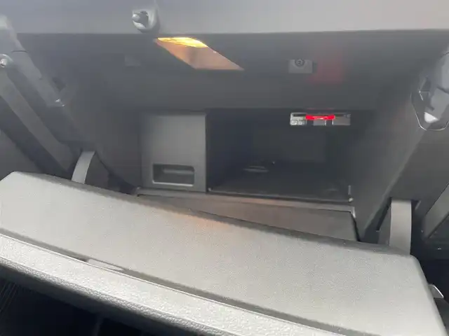 ルノー ルノー アルカナ RSライン E-テックハイブリッド 東京都 2022(令4)年 2.1万km パール 純正ディスプレイオーディオ/Bluetooth接続/360°カメラ/Apple Carplay/Android AUto/ワンオーナー/シートヒーター/ハーフレザーシート/アダプティブクルーズコントロール/衝突被害軽減ブレーキ/レーンキープアシスト/ブラインドスポットモニター/ETC/D席/N席電動パワーシート/スマートキー/プッシュスタート/サイドエアバック/カーテンエアバック