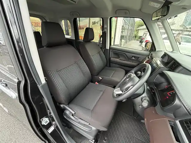 トヨタ ルーミー G－T 愛媛県 2020(令2)年 2.6万km ブラックマイカメタリック 純正9型ナビ/純正12.1型フリップダウンモニター/両側パワースライドドア/純正ドライブレコーダー/バックカメラ/クルーズコントロール/アイドリングストップ/衝突被害軽減装置/車線逸脱防止装置/クリアランスソナー/ステアリングリモコン/後席サンシェイド/電動格納ミラー/ヘッドライトレベライザー/シガーソケット/純正ホイールキャップ/現状サマー(鉄)(165/65/R14)/DUNLOP ENASAVE EC300+/禁煙車