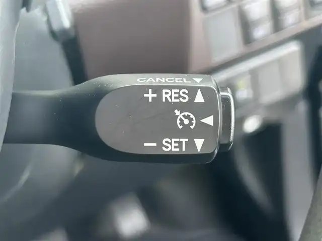 トヨタ ルーミー G－T 愛媛県 2020(令2)年 2.6万km ブラックマイカメタリック 純正9型ナビ/純正12.1型フリップダウンモニター/両側パワースライドドア/純正ドライブレコーダー/バックカメラ/クルーズコントロール/アイドリングストップ/衝突被害軽減装置/車線逸脱防止装置/クリアランスソナー/ステアリングリモコン/後席サンシェイド/電動格納ミラー/ヘッドライトレベライザー/シガーソケット/純正ホイールキャップ/現状サマー(鉄)(165/65/R14)/DUNLOP ENASAVE EC300+/禁煙車