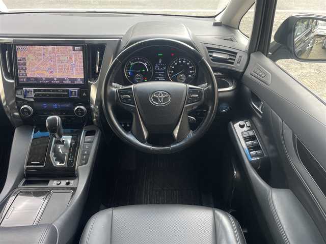 トヨタ アルファードハイブリット SR Cパッケージ 宮城県 2017(平29)年 3.7万km ブラック ４WD/サンルーフ/社外メモリナビ/（DVD/フルセグ/Bluetooth/HDMI）/バックカメラ/ETC/社外フリップダウンモニター/両側パワースライドドア/レザーシート/パワーシート(前席)/シートヒーター(前席)/エアシート(前席)/パワーバックドア/TOYOTA Safety Sense C/・プリクラッシュセーフティ/・レーンディパーチャーアラート/・先行車発進告知機能/・オートマチックハイビーム/純正17インチアルミホイール/LEDヘッドライト/カーテンエアバック/レーダークルーズコントロール/スマートキー/スペアキー２本/保証書/取扱説明書