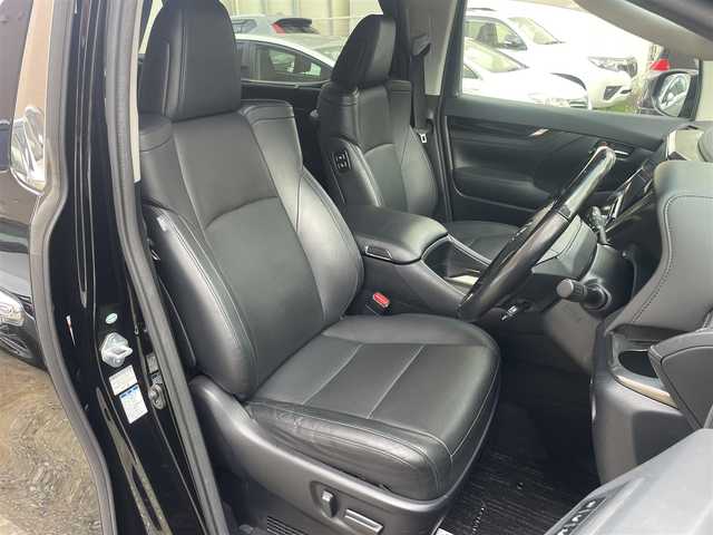 トヨタ アルファードハイブリット SR Cパッケージ 宮城県 2017(平29)年 3.7万km ブラック ４WD/サンルーフ/社外メモリナビ/（DVD/フルセグ/Bluetooth/HDMI）/バックカメラ/ETC/社外フリップダウンモニター/両側パワースライドドア/レザーシート/パワーシート(前席)/シートヒーター(前席)/エアシート(前席)/パワーバックドア/TOYOTA Safety Sense C/・プリクラッシュセーフティ/・レーンディパーチャーアラート/・先行車発進告知機能/・オートマチックハイビーム/純正17インチアルミホイール/LEDヘッドライト/カーテンエアバック/レーダークルーズコントロール/スマートキー/スペアキー２本/保証書/取扱説明書