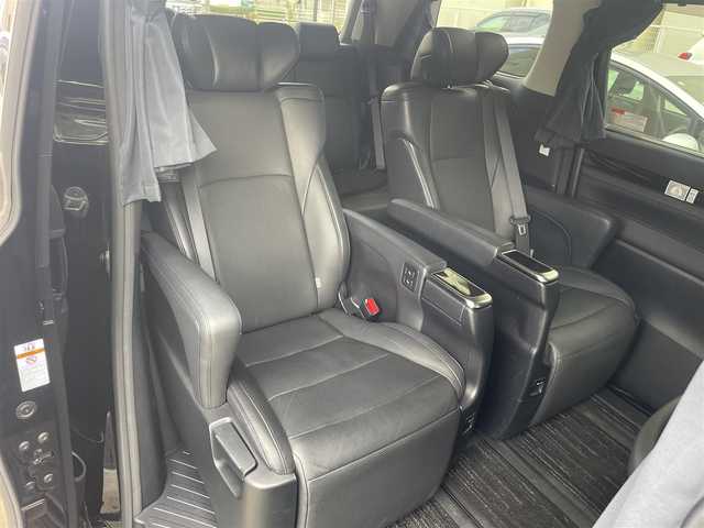 トヨタ アルファードハイブリット SR Cパッケージ 宮城県 2017(平29)年 3.7万km ブラック ４WD/サンルーフ/社外メモリナビ/（DVD/フルセグ/Bluetooth/HDMI）/バックカメラ/ETC/社外フリップダウンモニター/両側パワースライドドア/レザーシート/パワーシート(前席)/シートヒーター(前席)/エアシート(前席)/パワーバックドア/TOYOTA Safety Sense C/・プリクラッシュセーフティ/・レーンディパーチャーアラート/・先行車発進告知機能/・オートマチックハイビーム/純正17インチアルミホイール/LEDヘッドライト/カーテンエアバック/レーダークルーズコントロール/スマートキー/スペアキー２本/保証書/取扱説明書