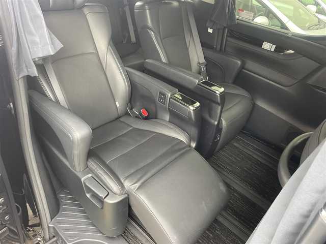 トヨタ アルファードハイブリット SR Cパッケージ 宮城県 2017(平29)年 3.7万km ブラック ４WD/サンルーフ/社外メモリナビ/（DVD/フルセグ/Bluetooth/HDMI）/バックカメラ/ETC/社外フリップダウンモニター/両側パワースライドドア/レザーシート/パワーシート(前席)/シートヒーター(前席)/エアシート(前席)/パワーバックドア/TOYOTA Safety Sense C/・プリクラッシュセーフティ/・レーンディパーチャーアラート/・先行車発進告知機能/・オートマチックハイビーム/純正17インチアルミホイール/LEDヘッドライト/カーテンエアバック/レーダークルーズコントロール/スマートキー/スペアキー２本/保証書/取扱説明書