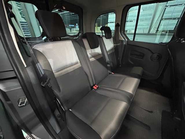 ルノー カングー プラティーク 宮城県 2018(平30)年 5.5万km グレー ルーフレール/社外ナビ/FM/AM/BT/i Pod/USB/AUX/DVD/CD/フルセグTV/バックカメラ/両側スライドドア/追従型クルーズコントロール/コーナーセンサー/MTモード搭載/横滑り防止装置/衝突被害軽減システム/夏タイヤ15インチ/冬タイヤ15インチ/ヘッドランプレベライザー/LEDライト/純正フロアマット/電動格納ミラー/前後ドライブレコーダー/ETC/保証書・記録簿・取扱説明書