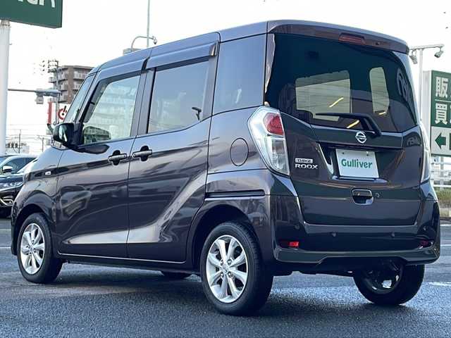 日産 デイズ ルークス X Vセレクション 徳島県 2019(平31)年 2.7万km アッシュブラウンM 純正9型SDナビ　MM318D-W/（BT/フルセグ/DISC/ラジオ）/全周囲カメラ/前後コーナーセンサー/アイドリングストップ/両側電動スライドドア/ドライブレコーダー/純正14インチアルミホイール/ドアバイザー/サンシェード/純正フロアマット/アイドリングストップ/ステアリングリモコン