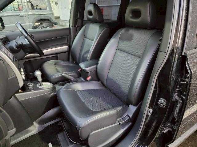 日産 エクストレイル 20X 岩手県 2011(平23)年 7.9万km ダイヤモンドブラック 全席シートヒーター　/社外ナビ　/Ｂｌｕｅｔｏｏｔｈ／ＣＤ／ＤＶＤ　/ダウンヒルアシストコントロール　/ＥＴＣ　/４ＷＤ　/ルーフレール　/ルーフキャリア　/フロントグリル＆エンブレムマッドブラック塗装