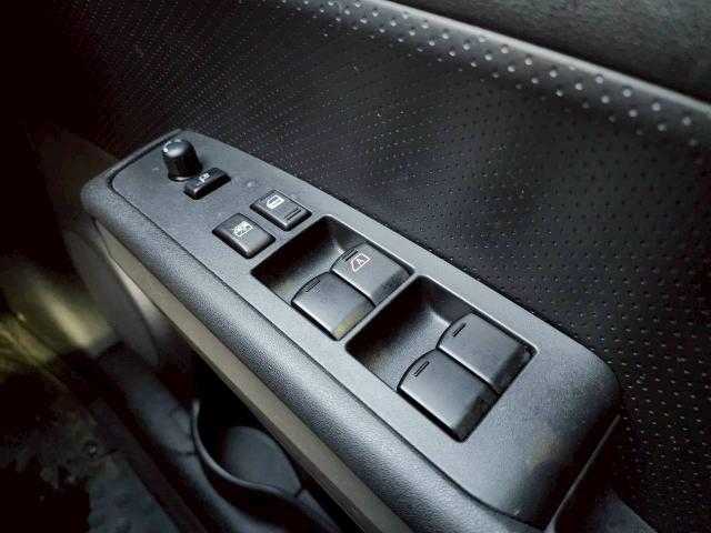 日産 エクストレイル 20X 岩手県 2011(平23)年 7.9万km ダイヤモンドブラック 全席シートヒーター　/社外ナビ　/Ｂｌｕｅｔｏｏｔｈ／ＣＤ／ＤＶＤ　/ダウンヒルアシストコントロール　/ＥＴＣ　/４ＷＤ　/ルーフレール　/ルーフキャリア　/フロントグリル＆エンブレムマッドブラック塗装