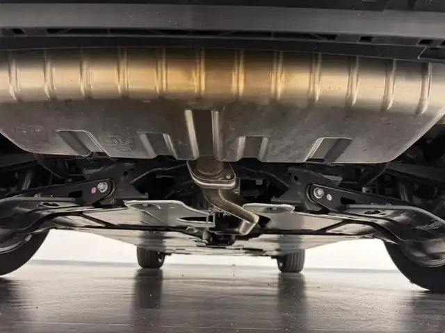 マツダ ＣＸ－６０ ＰＨＥＶ エクスクルーシブスポーツ 三重県 2023(令5)年 0.5万km プラチナクォーツメタリック ガソリン・プラグインハイブリッド/フルタイム4WD/MTモード付フロア8AT/12.3型ナビ/（AM/FM/USB/HDMI/CarPlay/AndroidAuto/Bluetooth/TV）/360ビュー・モニター/BOSEサウンドシステム（12スピーカー）/i-ACTIVSENSE/・スマートブレーキサポート/・レーダークルーズコントロール/・クルージング&トラフィックサポート/・ドライバーモニタリング/・レーンキープアシストシステム/・ブラインドスポットモニタリング/・リヤクロストラフィックアラート/・パーキングセンサー（前後）/など/装備/・ドライバー・パーソナライゼーション・システムパッケージ/（自動ドライビングポジションガイド＋エントリーアシスト）/・ハンズフリーパワーリフトゲート/・黒革シート/・シートヒーター（D/N/2nd）/・シートベンチレーション（D/N）/・パワーシート（Dメモリー付10way/N10way）/・ステアリングヒーター/・HUD/・AC100Vコンセント（100Wx1、荷室内1500Wx1）&USB充電ジャック&ワイヤレス充電/・ダウンヒルアシストコントロール/・保/取/充電ケーブル/・スマートキーx2/・純正20inAW/など