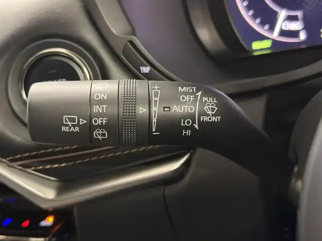 マツダ ＣＸ－６０ ＰＨＥＶ エクスクルーシブスポーツ 三重県 2023(令5)年 0.5万km プラチナクォーツメタリック ガソリン・プラグインハイブリッド/フルタイム4WD/MTモード付フロア8AT/12.3型ナビ/（AM/FM/USB/HDMI/CarPlay/AndroidAuto/Bluetooth/TV）/360ビュー・モニター/BOSEサウンドシステム（12スピーカー）/i-ACTIVSENSE/・スマートブレーキサポート/・レーダークルーズコントロール/・クルージング&トラフィックサポート/・ドライバーモニタリング/・レーンキープアシストシステム/・ブラインドスポットモニタリング/・リヤクロストラフィックアラート/・パーキングセンサー（前後）/など/装備/・ドライバー・パーソナライゼーション・システムパッケージ/（自動ドライビングポジションガイド＋エントリーアシスト）/・ハンズフリーパワーリフトゲート/・黒革シート/・シートヒーター（D/N/2nd）/・シートベンチレーション（D/N）/・パワーシート（Dメモリー付10way/N10way）/・ステアリングヒーター/・HUD/・AC100Vコンセント（100Wx1、荷室内1500Wx1）&USB充電ジャック&ワイヤレス充電/・ダウンヒルアシストコントロール/・保/取/充電ケーブル/・スマートキーx2/・純正20inAW/など