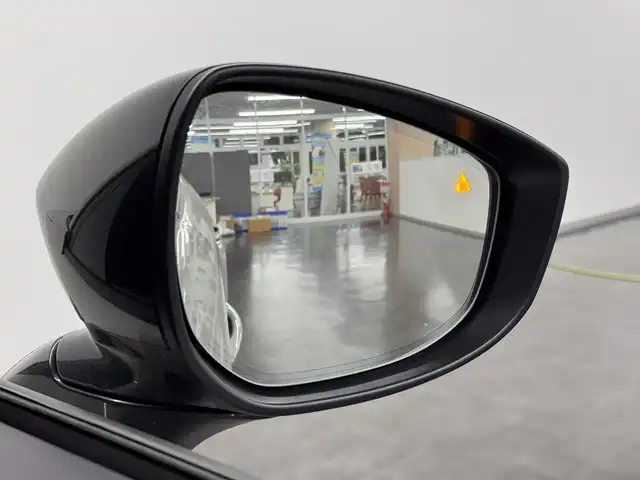 マツダ ＣＸ－６０ ＰＨＥＶ エクスクルーシブスポーツ 三重県 2023(令5)年 0.5万km プラチナクォーツメタリック ガソリン・プラグインハイブリッド/フルタイム4WD/MTモード付フロア8AT/12.3型ナビ/（AM/FM/USB/HDMI/CarPlay/AndroidAuto/Bluetooth/TV）/360ビュー・モニター/BOSEサウンドシステム（12スピーカー）/i-ACTIVSENSE/・スマートブレーキサポート/・レーダークルーズコントロール/・クルージング&トラフィックサポート/・ドライバーモニタリング/・レーンキープアシストシステム/・ブラインドスポットモニタリング/・リヤクロストラフィックアラート/・パーキングセンサー（前後）/など/装備/・ドライバー・パーソナライゼーション・システムパッケージ/（自動ドライビングポジションガイド＋エントリーアシスト）/・ハンズフリーパワーリフトゲート/・黒革シート/・シートヒーター（D/N/2nd）/・シートベンチレーション（D/N）/・パワーシート（Dメモリー付10way/N10way）/・ステアリングヒーター/・HUD/・AC100Vコンセント（100Wx1、荷室内1500Wx1）&USB充電ジャック&ワイヤレス充電/・ダウンヒルアシストコントロール/・保/取/充電ケーブル/・スマートキーx2/・純正20inAW/など