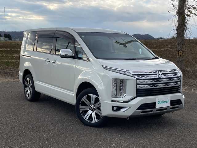 三菱 デリカＤ：５ P 新潟県 2019(平31)年 4.7万km ウォームホワイトパール 4WD/純正10.1インチSDナビ/CD/DVD/BT/フルセグテレビ/SDミュージックサーバー/全方位カメラ/ETC/ドライブレコーダー/衝突被害軽減ブレーキ/レーンキープアシスト/レーダークルーズコントロール/両側パワースライドドア/運転席パワーシート/シートヒーター/パドルシフト/ステアリングスイッチ/パワーバックドア/スマートキー/プッシュスタート/LEDヘッドライト/オートライト/フォグランプ/純正18インチアルミホイール