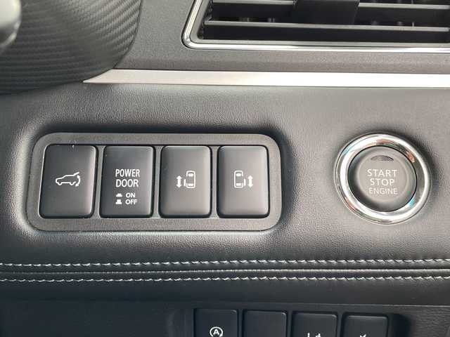 三菱 デリカＤ：５ P 新潟県 2019(平31)年 4.7万km ウォームホワイトパール 4WD/純正10.1インチSDナビ/CD/DVD/BT/フルセグテレビ/SDミュージックサーバー/全方位カメラ/ETC/ドライブレコーダー/衝突被害軽減ブレーキ/レーンキープアシスト/レーダークルーズコントロール/両側パワースライドドア/運転席パワーシート/シートヒーター/パドルシフト/ステアリングスイッチ/パワーバックドア/スマートキー/プッシュスタート/LEDヘッドライト/オートライト/フォグランプ/純正18インチアルミホイール