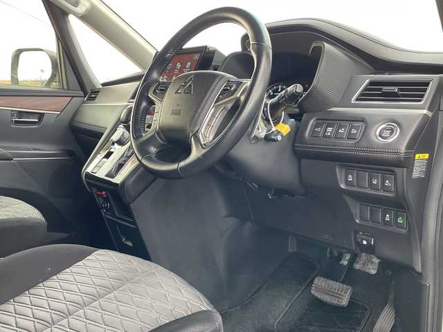 三菱 デリカＤ：５ P 新潟県 2019(平31)年 4.7万km ウォームホワイトパール 4WD/純正10.1インチSDナビ/CD/DVD/BT/フルセグテレビ/SDミュージックサーバー/全方位カメラ/ETC/ドライブレコーダー/衝突被害軽減ブレーキ/レーンキープアシスト/レーダークルーズコントロール/両側パワースライドドア/運転席パワーシート/シートヒーター/パドルシフト/ステアリングスイッチ/パワーバックドア/スマートキー/プッシュスタート/LEDヘッドライト/オートライト/フォグランプ/純正18インチアルミホイール