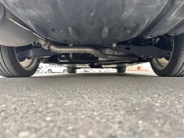 トヨタ カムリ G レザーパッケージ 宮城県 2019(令1)年 6.2万km プラチナホワイトパールマイカ ブラインドスポットモニター/リアクロストラフィックオートブレーキ/＝＝＝/セーフティセンス/・プリクラッシュセーフティ/・レーンディパーチャーアラート/・オートマチックハイビーム/・レーダークルーズコントロール/インテリジェントクリアランスソナー/TコネクトSDナビゲーション/・8インチワイドディスプレイ/・地デジTV/・CD/DVD/・Blu-ray/・Bluetooth/・USB/AUX端子/・バックカメラ/ビルトインETC2.0/カラーヘッドアップディスプレイ/本革シート/パワーシート/シートヒーター/革巻きステアリング/電動パーキングブレーキ/ブレーキホールド/LEDヘッドランプ/フォグランプ/オートライト/スマートキー＆プッシュスタート/電動格納ミラー/純正18インチAW/純正フロアマット/純正ドアバイザー/W/サイド/カーテンエアバッグ