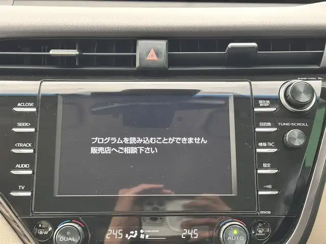 トヨタ カムリ G レザーパッケージ 宮城県 2019(令1)年 6.2万km プラチナホワイトパールマイカ ブラインドスポットモニター/リアクロストラフィックオートブレーキ/＝＝＝/セーフティセンス/・プリクラッシュセーフティ/・レーンディパーチャーアラート/・オートマチックハイビーム/・レーダークルーズコントロール/インテリジェントクリアランスソナー/TコネクトSDナビゲーション/・8インチワイドディスプレイ/・地デジTV/・CD/DVD/・Blu-ray/・Bluetooth/・USB/AUX端子/・バックカメラ/ビルトインETC2.0/カラーヘッドアップディスプレイ/本革シート/パワーシート/シートヒーター/革巻きステアリング/電動パーキングブレーキ/ブレーキホールド/LEDヘッドランプ/フォグランプ/オートライト/スマートキー＆プッシュスタート/電動格納ミラー/純正18インチAW/純正フロアマット/純正ドアバイザー/W/サイド/カーテンエアバッグ