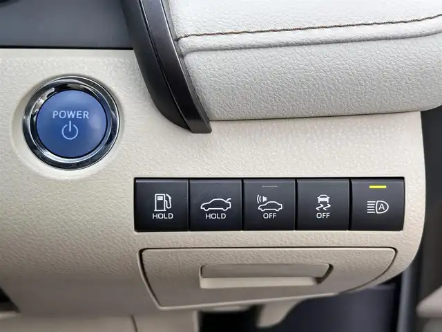 トヨタ カムリ G レザーパッケージ 宮城県 2019(令1)年 6.2万km プラチナホワイトパールマイカ ブラインドスポットモニター/リアクロストラフィックオートブレーキ/＝＝＝/セーフティセンス/・プリクラッシュセーフティ/・レーンディパーチャーアラート/・オートマチックハイビーム/・レーダークルーズコントロール/インテリジェントクリアランスソナー/TコネクトSDナビゲーション/・8インチワイドディスプレイ/・地デジTV/・CD/DVD/・Blu-ray/・Bluetooth/・USB/AUX端子/・バックカメラ/ビルトインETC2.0/カラーヘッドアップディスプレイ/本革シート/パワーシート/シートヒーター/革巻きステアリング/電動パーキングブレーキ/ブレーキホールド/LEDヘッドランプ/フォグランプ/オートライト/スマートキー＆プッシュスタート/電動格納ミラー/純正18インチAW/純正フロアマット/純正ドアバイザー/W/サイド/カーテンエアバッグ