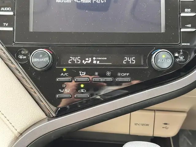 トヨタ カムリ G レザーパッケージ 宮城県 2019(令1)年 6.2万km プラチナホワイトパールマイカ ブラインドスポットモニター/リアクロストラフィックオートブレーキ/＝＝＝/セーフティセンス/・プリクラッシュセーフティ/・レーンディパーチャーアラート/・オートマチックハイビーム/・レーダークルーズコントロール/インテリジェントクリアランスソナー/TコネクトSDナビゲーション/・8インチワイドディスプレイ/・地デジTV/・CD/DVD/・Blu-ray/・Bluetooth/・USB/AUX端子/・バックカメラ/ビルトインETC2.0/カラーヘッドアップディスプレイ/本革シート/パワーシート/シートヒーター/革巻きステアリング/電動パーキングブレーキ/ブレーキホールド/LEDヘッドランプ/フォグランプ/オートライト/スマートキー＆プッシュスタート/電動格納ミラー/純正18インチAW/純正フロアマット/純正ドアバイザー/W/サイド/カーテンエアバッグ