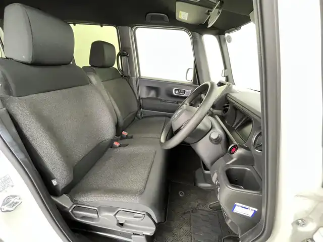 ホンダ Ｎ ＢＯＸ カスタム 熊本県 2024(令6)年 0.9万km プラチナホワイトパール ワンオーナー　/禁煙車　/純正８インチディスプレイオーディオ（ＡｐｐｌＣａｒＰｌａｙ・ＡｎｄｒｏｉｄＡｕｔｏ・ＵＳＢ）/バックカメラ　/ビルトインＥＴＣ　/レーダークルーズコントロール/両側パワースライドドア　/前後クリアランスソナー/衝突軽減ブレーキ/レーンキープアシスト/横滑り防止/アイドリングストップ/前席シートヒーター/電動格納ミラー/純正フロアマット/純正１４インチAW/オートライト/LEDヘッドライト/スマートキー/プッシュスタート