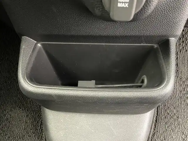 ホンダ Ｎ ＢＯＸ カスタム 熊本県 2024(令6)年 0.9万km プラチナホワイトパール ワンオーナー　/禁煙車　/純正８インチディスプレイオーディオ（ＡｐｐｌＣａｒＰｌａｙ・ＡｎｄｒｏｉｄＡｕｔｏ・ＵＳＢ）/バックカメラ　/ビルトインＥＴＣ　/レーダークルーズコントロール/両側パワースライドドア　/前後クリアランスソナー/衝突軽減ブレーキ/レーンキープアシスト/横滑り防止/アイドリングストップ/前席シートヒーター/電動格納ミラー/純正フロアマット/純正１４インチAW/オートライト/LEDヘッドライト/スマートキー/プッシュスタート