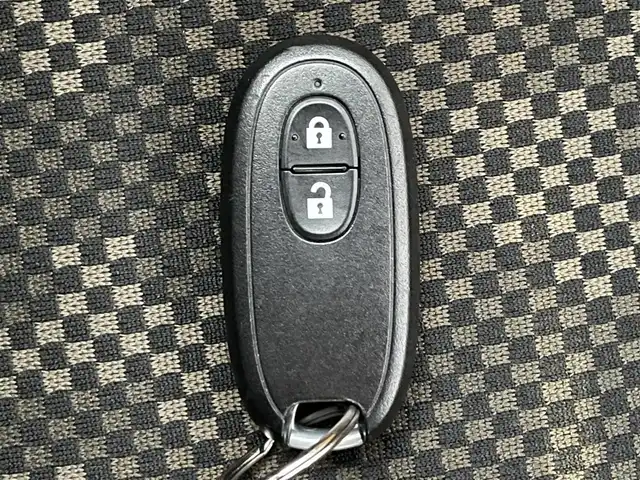 スズキ ハスラー F リミテッド 滋賀県 2017(平29)年 6.7万km アクティブイエロー/ホワイト2トーンルーフ ４WD/純正ナビ/・Bluetooth/ワンセグ/・CD/DVD/バックカメラ/ステアリングリモコン/前後ドライブレコーダー/ETC/前席シートヒーター/LEDオートライト/デュアルカメラブレーキサポート/スマートキー/社外AW付サマータイヤ積載