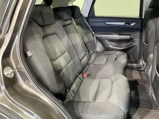 マツダ ＣＸ－５ 20S プロアクティブ 愛知県 2017(平29)年 2.4万km チタニウムフラッシュマイカ 純正ナビ（AM/FM/CD/DVD/BT/USB/ワンセグ）/バックカメラ/ETC/ブラインドスポットモニター/ヘッドアップディスプレイ/衝突被害軽減システム/レーダークルーズコントロール/レーンキープアシスト/コーナーセンサー/横滑り防止装置/アイドリングストップ/オートホールド付電子パーキング/純正アルミホイール/純正フロアマット/オートLEDライト/オートマチックハイビーム/革巻きステアリング/ステアリングスイッチ/スマートキー