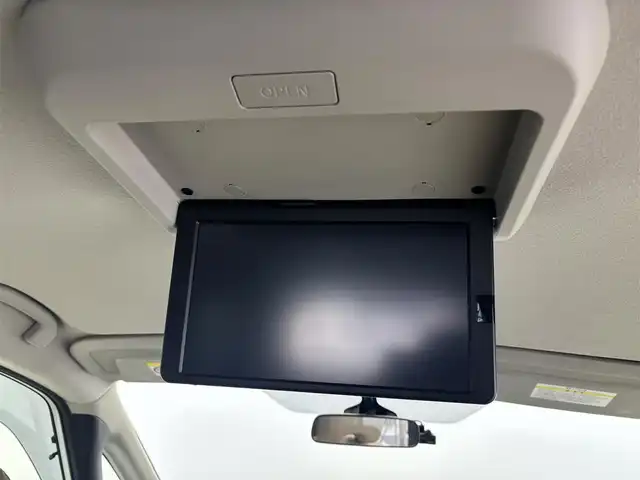 日産 セレナ e－パワー ハイウェイスター V 富山県 2019(令1)年 5.5万km ブリリアントホワイトパール 純正SDナビ/（CD・DVD・BD・BT・MSV・AUX）/フルセグTV/バックカメラ/純正フリップダウンモニター/両側パワースライドドア/ハンズフリースライドドア/クルーズコントロール/衝突軽減ブレーキ/車線逸脱警報/寒冷地仕様/純正ドラレコ/純正ビルトインETC/LEDヘッドライト/フォグライト/オートライト/シートバックテーブル/ハーフレザーシート（茶色）/前席シートヒーター/スマートキー/プッシュスタート/ドアバイザー/ステアリングヒーター/ISOFIX/2列目USB