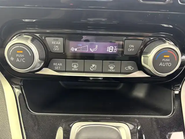 日産 セレナ e－パワー ハイウェイスター V 富山県 2019(令1)年 5.5万km ブリリアントホワイトパール 純正SDナビ/（CD・DVD・BD・BT・MSV・AUX）/フルセグTV/バックカメラ/純正フリップダウンモニター/両側パワースライドドア/ハンズフリースライドドア/クルーズコントロール/衝突軽減ブレーキ/車線逸脱警報/寒冷地仕様/純正ドラレコ/純正ビルトインETC/LEDヘッドライト/フォグライト/オートライト/シートバックテーブル/ハーフレザーシート（茶色）/前席シートヒーター/スマートキー/プッシュスタート/ドアバイザー/ステアリングヒーター/ISOFIX/2列目USB