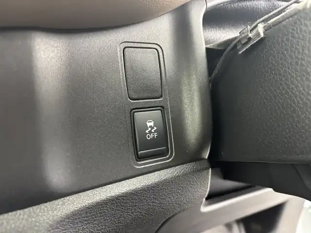 日産 セレナ e－パワー ハイウェイスター V 富山県 2019(令1)年 5.5万km ブリリアントホワイトパール 純正SDナビ/（CD・DVD・BD・BT・MSV・AUX）/フルセグTV/バックカメラ/純正フリップダウンモニター/両側パワースライドドア/ハンズフリースライドドア/クルーズコントロール/衝突軽減ブレーキ/車線逸脱警報/寒冷地仕様/純正ドラレコ/純正ビルトインETC/LEDヘッドライト/フォグライト/オートライト/シートバックテーブル/ハーフレザーシート（茶色）/前席シートヒーター/スマートキー/プッシュスタート/ドアバイザー/ステアリングヒーター/ISOFIX/2列目USB