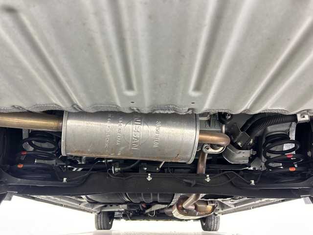 日産 セレナ e－パワー ハイウェイスター V 佐賀県 2019(令1)年 5.5万km ブリリアントホワイトパール 純正9インチナビ/フルセグTV/CD/DVD/Bluetooth/バックカメラ/純正11インチフリップダウンモニター/衝突被害軽減システム/クルーズコントロール/車線逸脱警報/横滑り防止装置/寒冷地仕様/オートライト/オートマチックハイビーム/LEDヘッドライト/フォグライト/純正前方ドラレコ/ビルトインETC/両側パワースライドドア/ハンズフリースライドドア/ステアリングヒーター/運転席・助手席側シートバックテーブル/後席サンシェード/ハーフレザーシート（茶色）/前席シートヒーター/ISOFIX対応シート/純正フロアマット/純正15インチアルミホイール/スマートキー×２/プッシュスタート/ドアバイザー