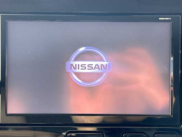 日産 セレナ e－パワー ハイウェイスター V 佐賀県 2019(令1)年 5.5万km ブリリアントホワイトパール 純正9インチナビ/フルセグTV/CD/DVD/Bluetooth/バックカメラ/純正11インチフリップダウンモニター/衝突被害軽減システム/クルーズコントロール/車線逸脱警報/横滑り防止装置/寒冷地仕様/オートライト/オートマチックハイビーム/LEDヘッドライト/フォグライト/純正前方ドラレコ/ビルトインETC/両側パワースライドドア/ハンズフリースライドドア/ステアリングヒーター/運転席・助手席側シートバックテーブル/後席サンシェード/ハーフレザーシート（茶色）/前席シートヒーター/ISOFIX対応シート/純正フロアマット/純正15インチアルミホイール/スマートキー×２/プッシュスタート/ドアバイザー